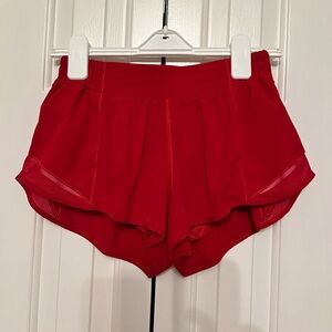 Lululemon Hotty hot 2.5” red shorts